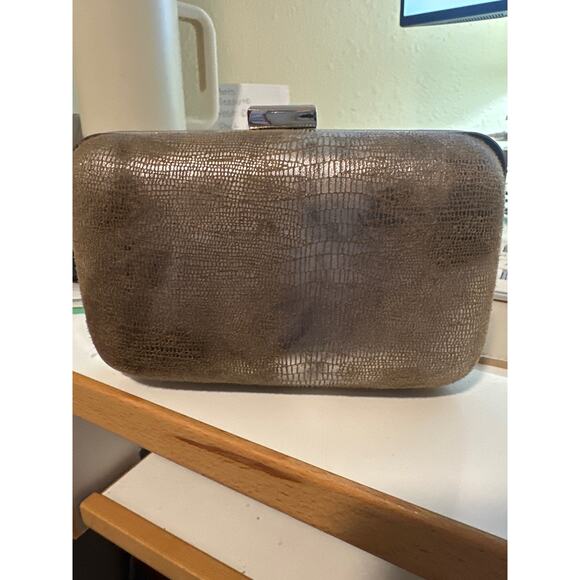 Nine West bronze metallic clutch  7" x 2.25 x 4" fits Iphone FORMAL DANCE PARTY - Picture 2 of 3